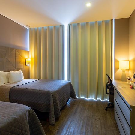 Hotel Glow Point - Mulza Леон Экстерьер фото