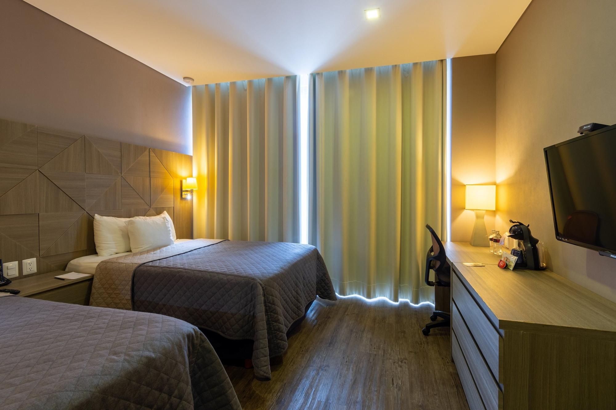 Hotel Glow Point - Mulza Леон Экстерьер фото