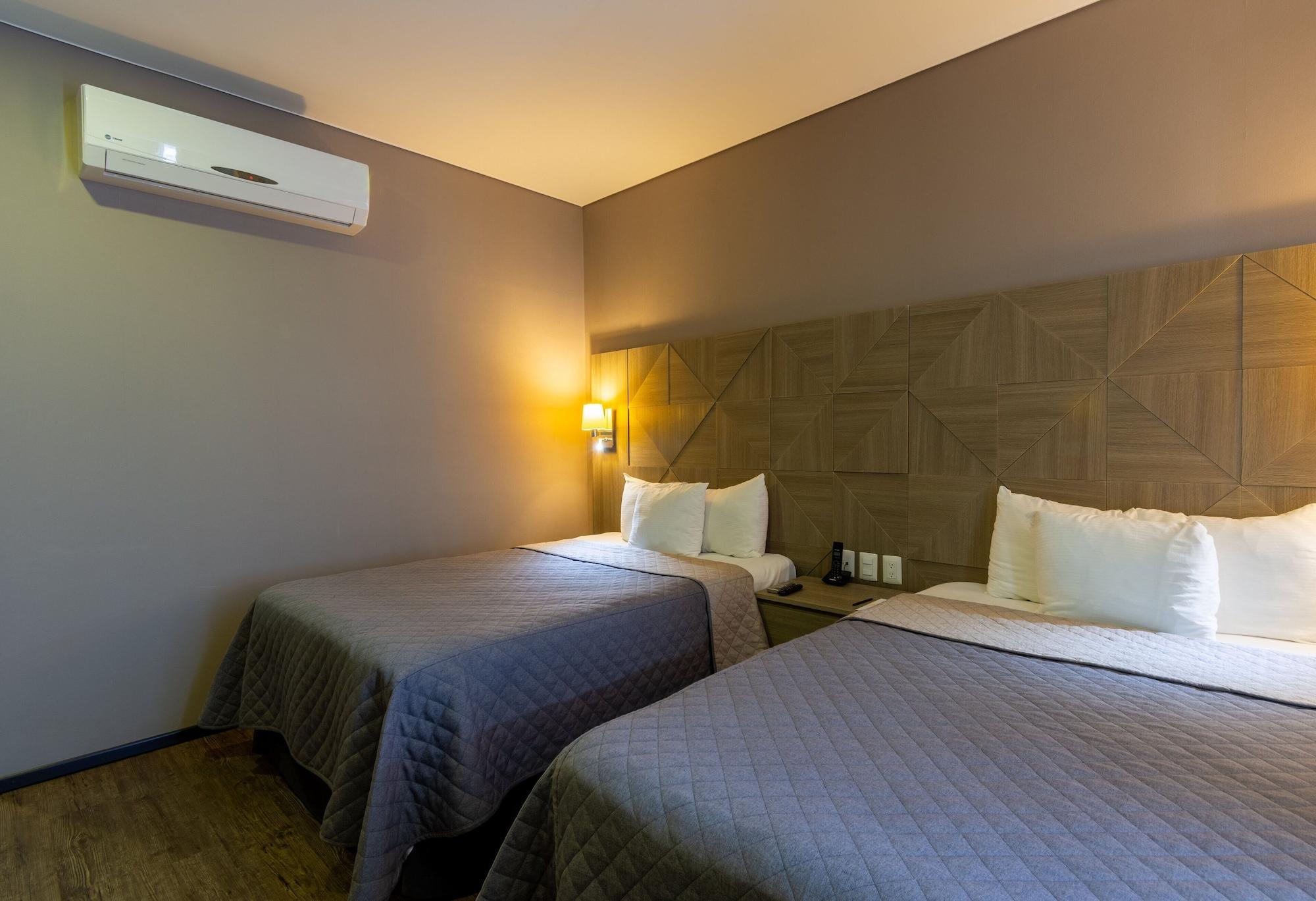Hotel Glow Point - Mulza Леон Экстерьер фото