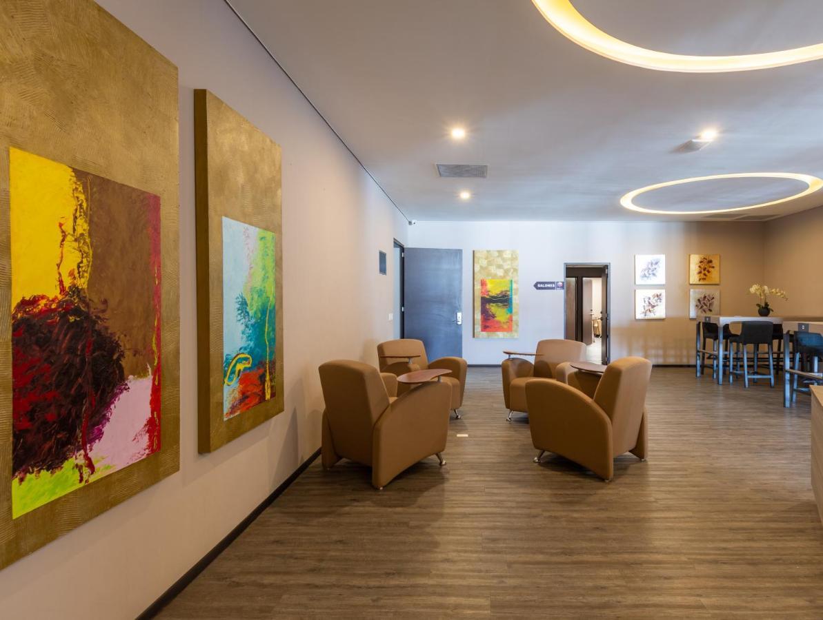 Hotel Glow Point - Mulza Леон Экстерьер фото