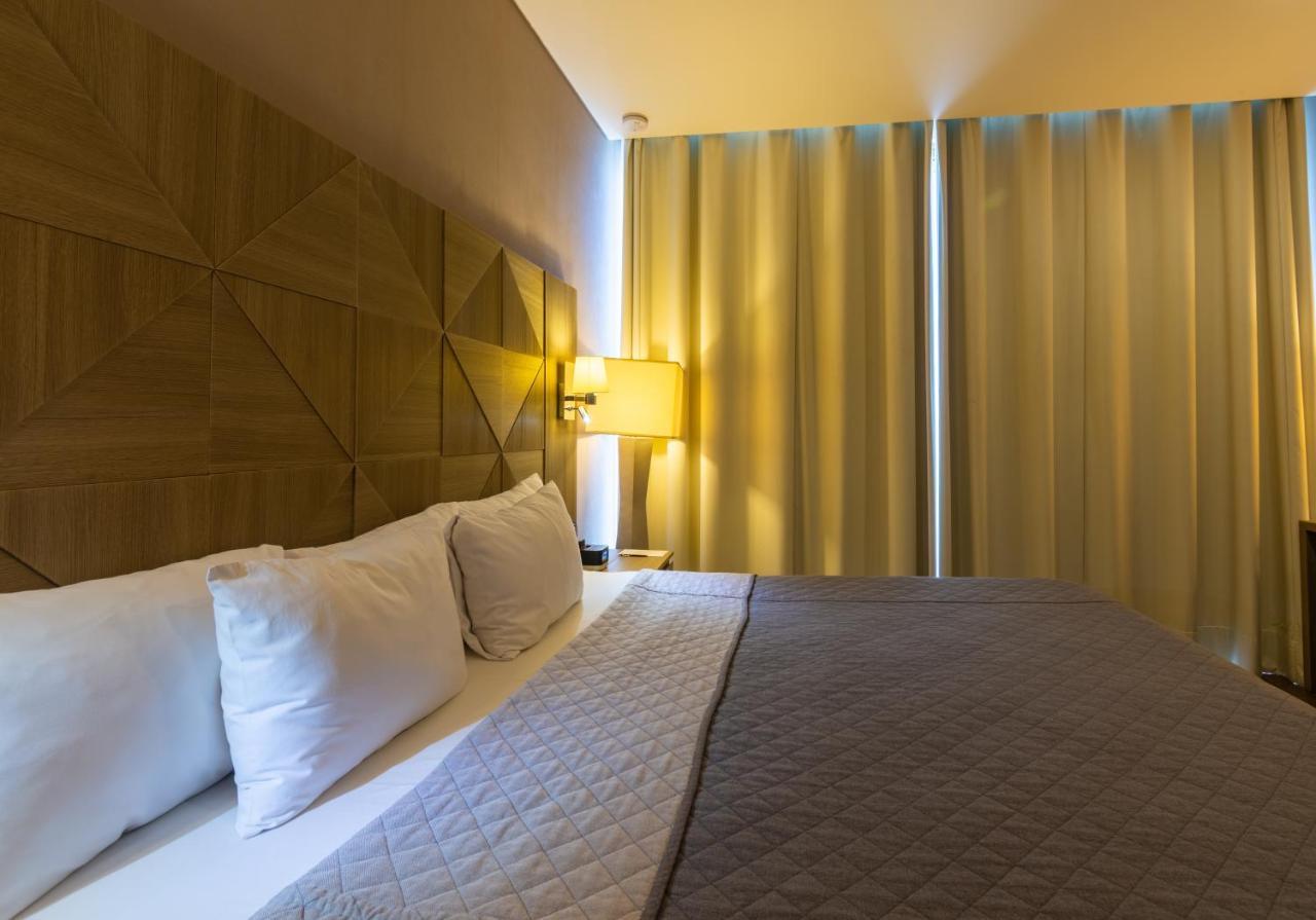 Hotel Glow Point - Mulza Леон Экстерьер фото