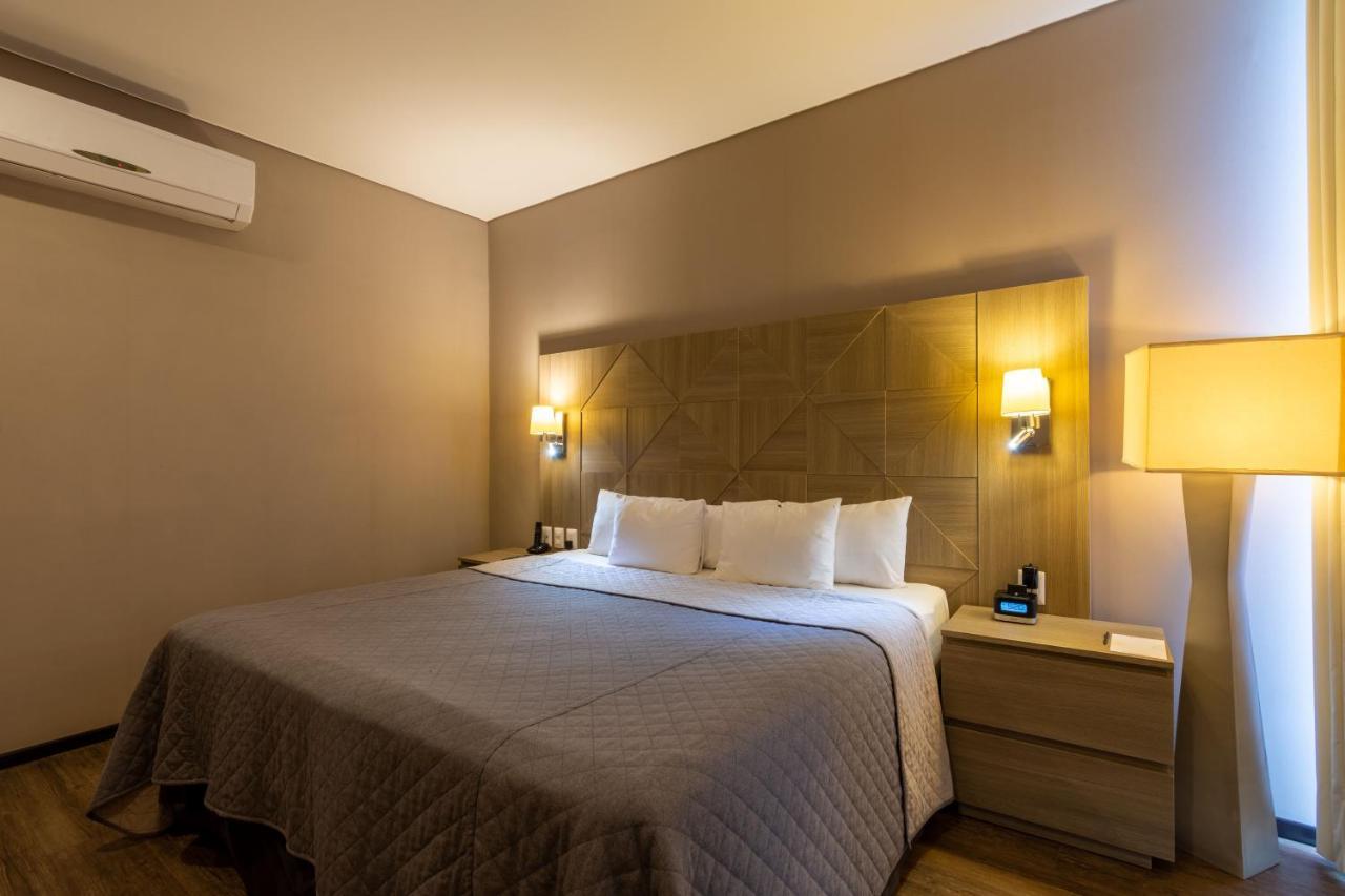 Hotel Glow Point - Mulza Леон Экстерьер фото