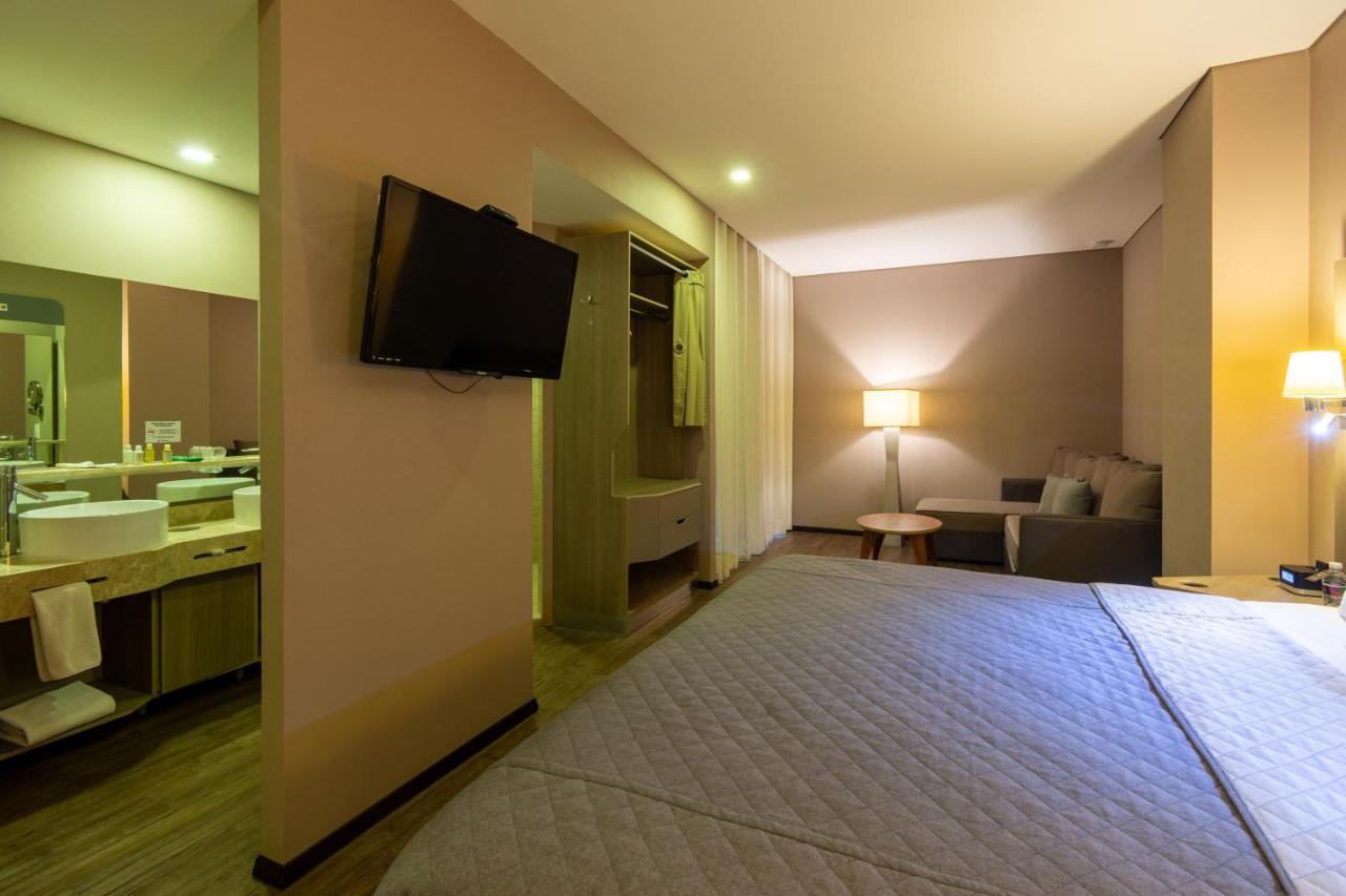 Hotel Glow Point - Mulza Леон Экстерьер фото