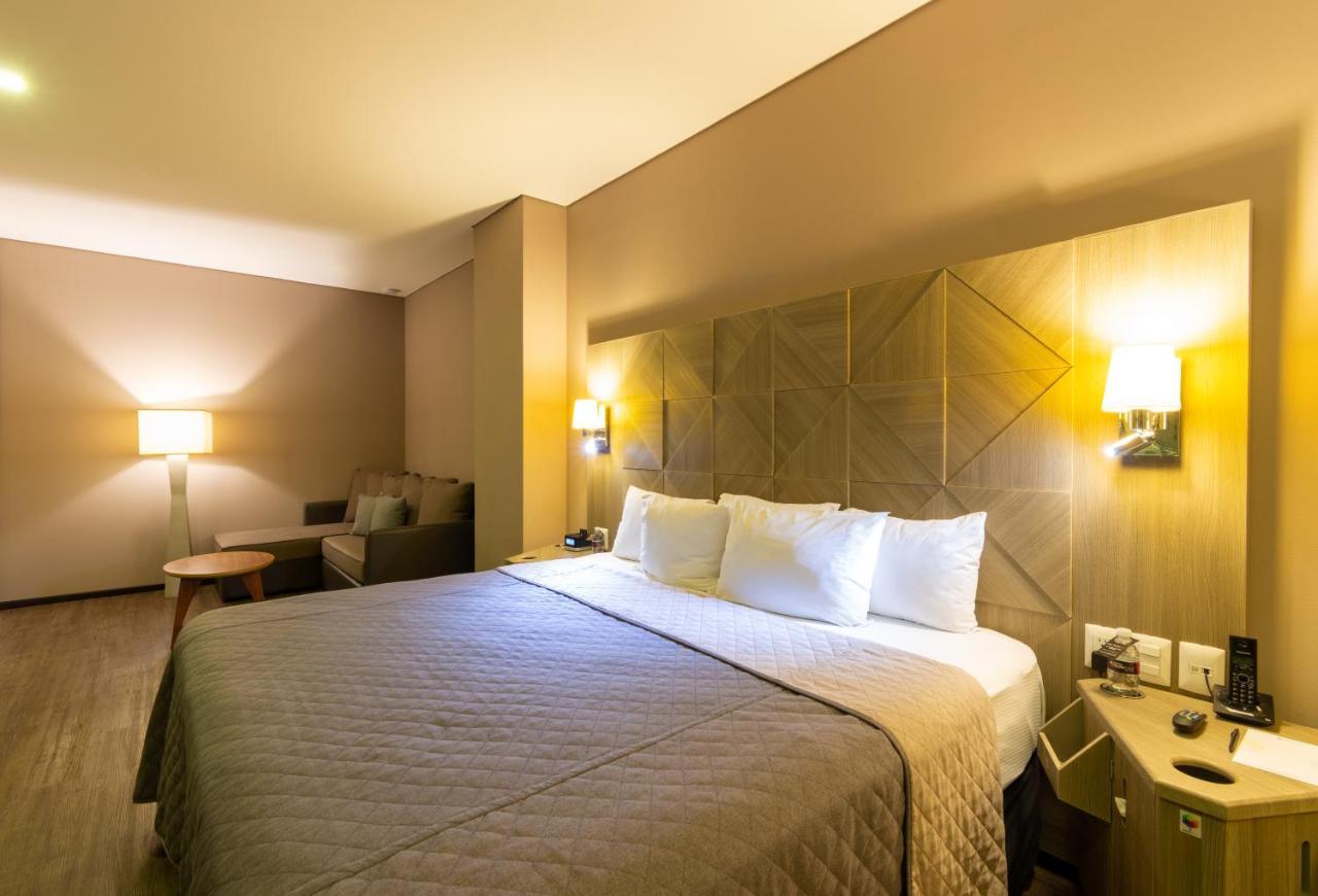 Hotel Glow Point - Mulza Леон Экстерьер фото